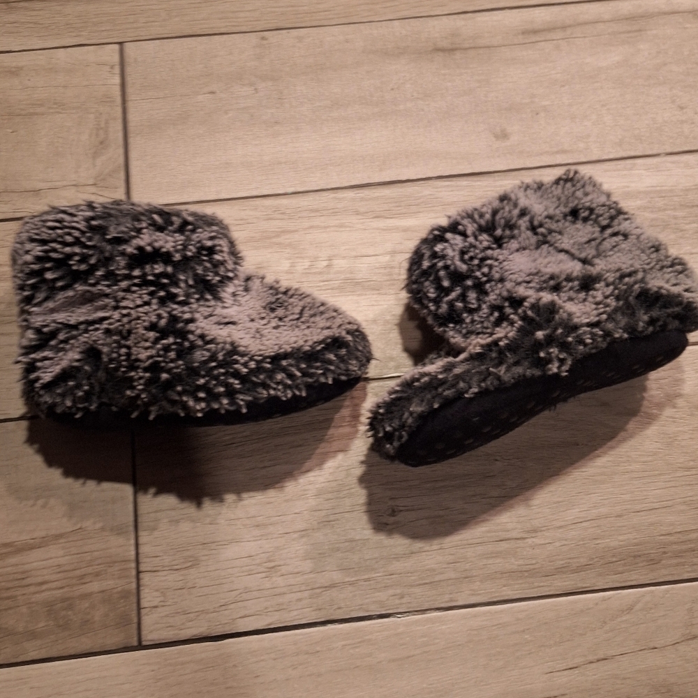 🦔 Cat and Jack grey Furry boot slippers🪻